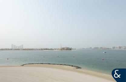 Villa - 5 Bedrooms - 6 Bathrooms for rent in Palma Residences - Palm Jumeirah - Dubai