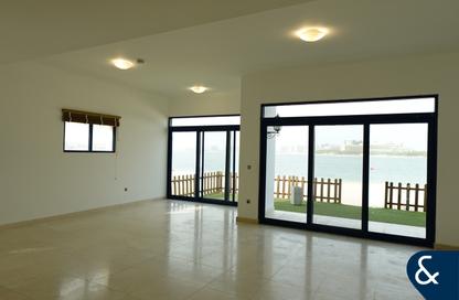 Villa - 5 Bedrooms - 6 Bathrooms for rent in Palma Residences - Palm Jumeirah - Dubai