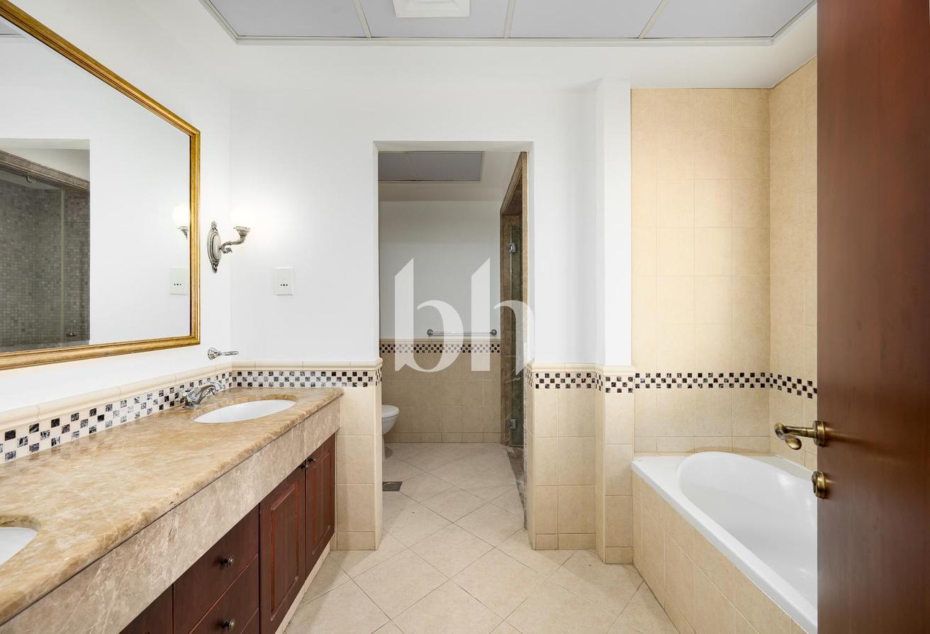 Private Pool | Immaculate Condition | Rare Type 12 photo 14