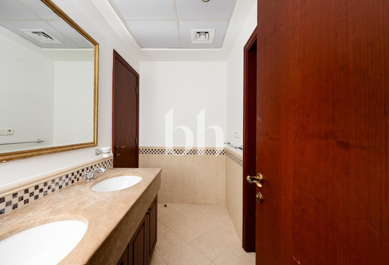 Private Pool | Immaculate Condition | Rare Type 12 photo 12