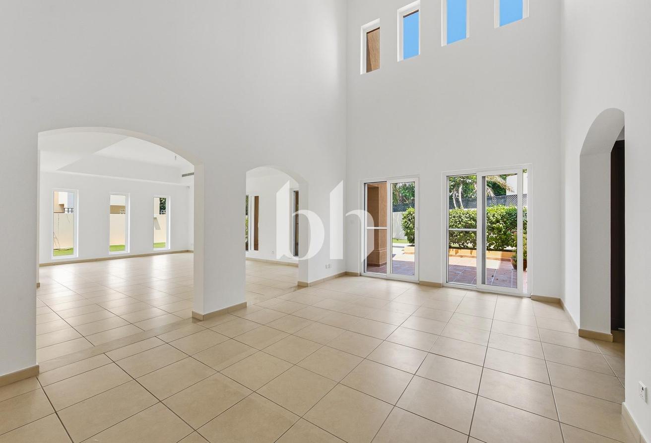 Private Pool | Immaculate Condition | Rare Type 12 photo 7