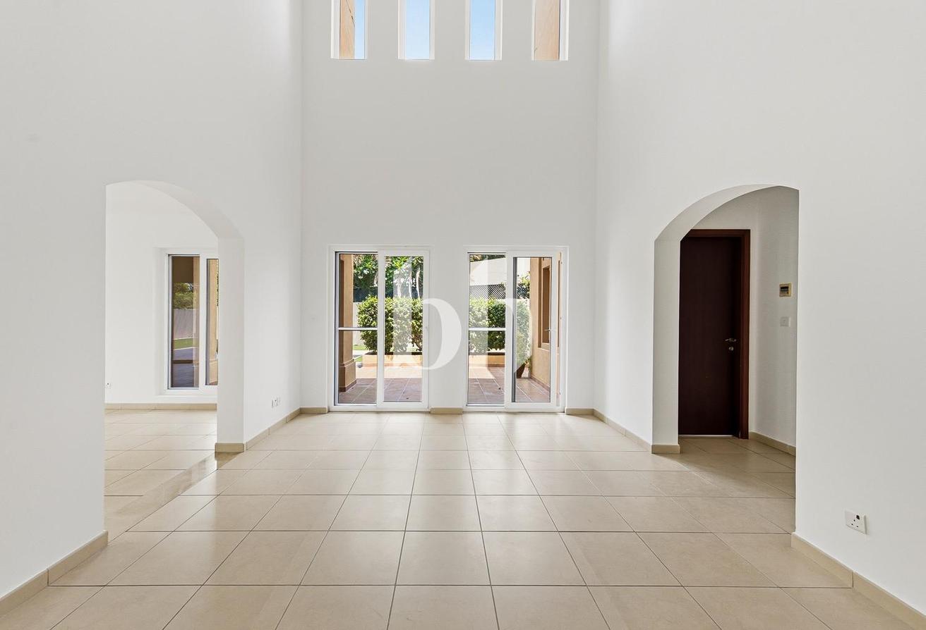 Private Pool | Immaculate Condition | Rare Type 12 photo 4