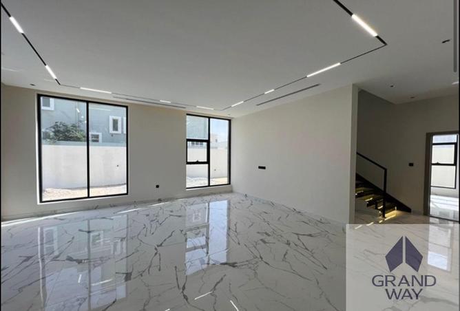 81111339 - Property Image 3