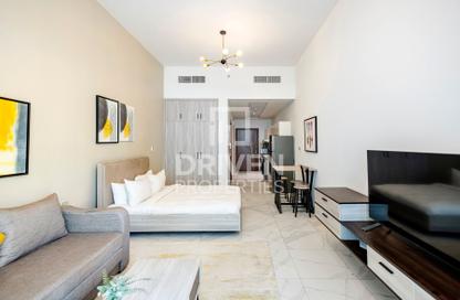 Apartment - Studio - 1 Bathroom for rent in Millennium Binghatti Residences - Business Bay - Dubai