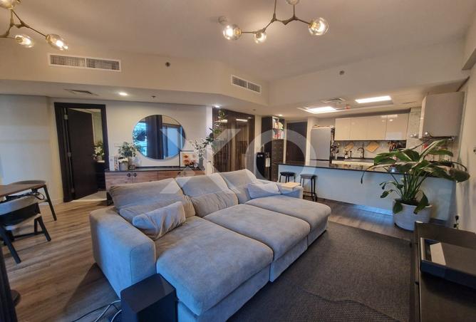 Modern | Stylish | Upgraded | Top Floor
