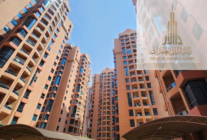 شقة 3 غرف نوم للبيع بمساحة 2366 قدم مربع