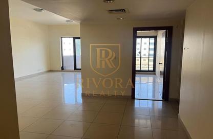 Apartment - 3 Bedrooms - 3 Bathrooms for rent in Golden Sands 9 - Al Mankhool - Bur Dubai - Dubai