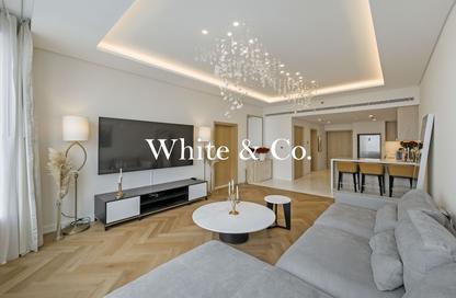 Apartment - 1 Bedroom - 2 Bathrooms for sale in The Palm Tower - Palm Jumeirah - Dubai