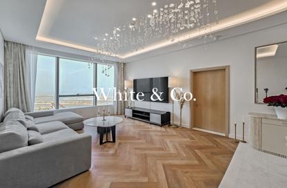 Apartment - 1 Bedroom - 2 Bathrooms for sale in The Palm Tower - Palm Jumeirah - Dubai
