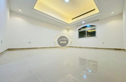 Apartment - Studio - 1 Bathroom for rent in Al Mushrif Villas - Al Mushrif - Abu Dhabi Apartment - Studio - 1 Bathroom for rent in Al Mushrif Villas - Al Mushrif - Abu Dhabi