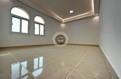 شقة - غرفة نوم - 1 حمام للايجار في فلل المشرف - المشرف - أبوظبي شقة - غرفة نوم - 1 حمام للايجار في فلل المشرف - المشرف - أبوظبي