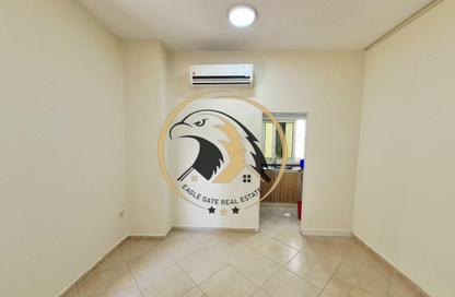Apartment - Studio - 1 for rent in Fire Station Road - Muwaileh - Sharjah