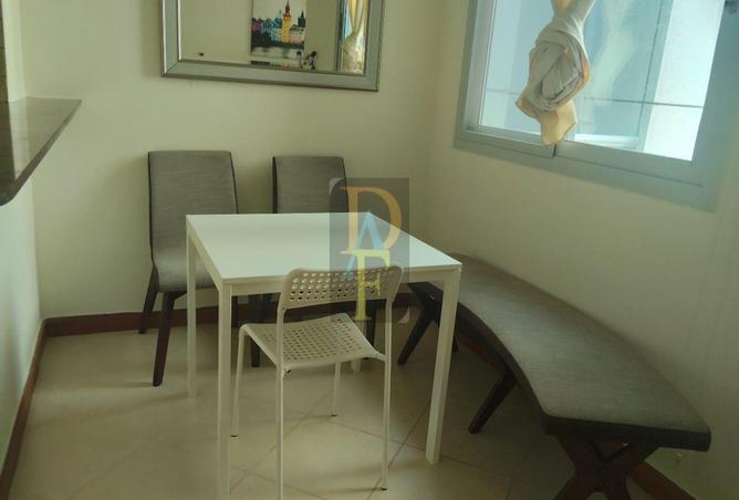 1 BR Apartment with Water View in Dubai Marina photo 2