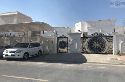 Villa - 4 Bedrooms - 6 Bathrooms for rent in Al Barsha South 2 - Al Barsha South - Al Barsha - Dubai