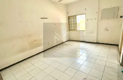 Apartment - Studio - 1 Bathroom for rent in Abu Shagara building - Abu shagara - Sharjah