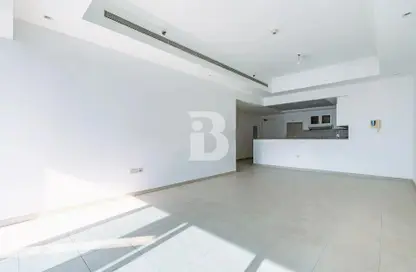 شقة - 2 غرف نوم - 2 حمامات للايجار في برج تشرشل السكني - أبراج تشرشل - الخليج التجاري - دبي