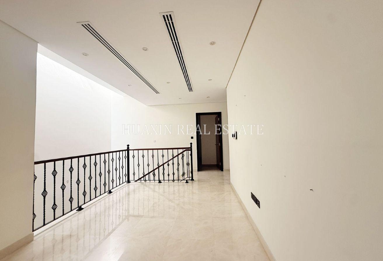 Beachfront | 5 bedrooms | Direct Beach Access photo 5