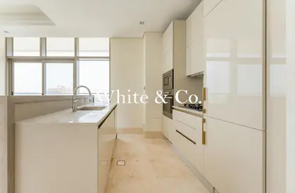 Apartment - 2 Bedrooms - 3 Bathrooms for rent in The 8 - The Crescent - Palm Jumeirah - Dubai