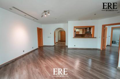 Apartment - 3 Bedrooms - 4 Bathrooms for rent in Al Nabat - Shoreline Apartments - Palm Jumeirah - Dubai