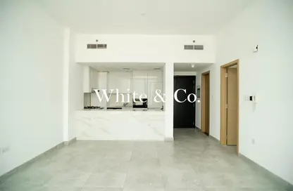 شقة - غرفة نوم - 2 حمامات للبيع في كاتش ريزيدينس لاي جي او - الضاحية 12 - قرية جميرا الدائرية - دبي