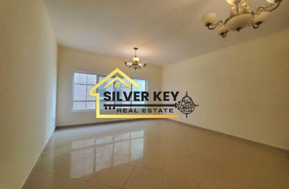 Apartment - 2 - 2 for rent in Al Majaz Tower - Al Majaz 3 - Al Majaz - Sharjah