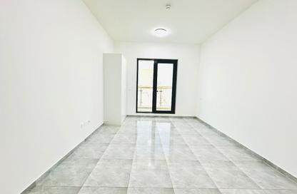 شقة - 1 حمام للايجار في مبني ماراح - المدينة العالمية المرحلة 2 - 4 الورسان - الورسان - دبي