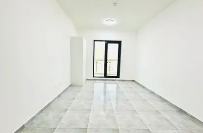 Apartment - 1 Bathroom for rent in Marah Building - International City Phase 2 - Al Warsan 4 - Al Warsan - Dubai