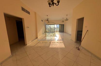 Apartment - 2 - 3 for rent in Al Majaz 1 - Al Majaz - Sharjah Apartment - 2 - 3 for rent in Al Majaz 1 - Al Majaz - Sharjah