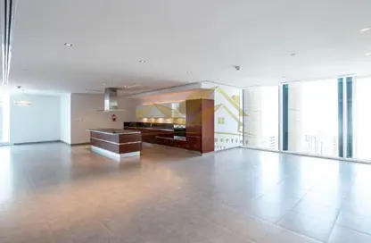 شقة - 2 غرف نوم - 4 حمامات للايجار في برج ميز - شارع الشيخ زايد - دبي