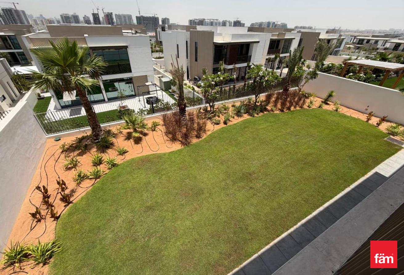 Tophill | Landscaped Garden | Stand Alone Villa photo 14