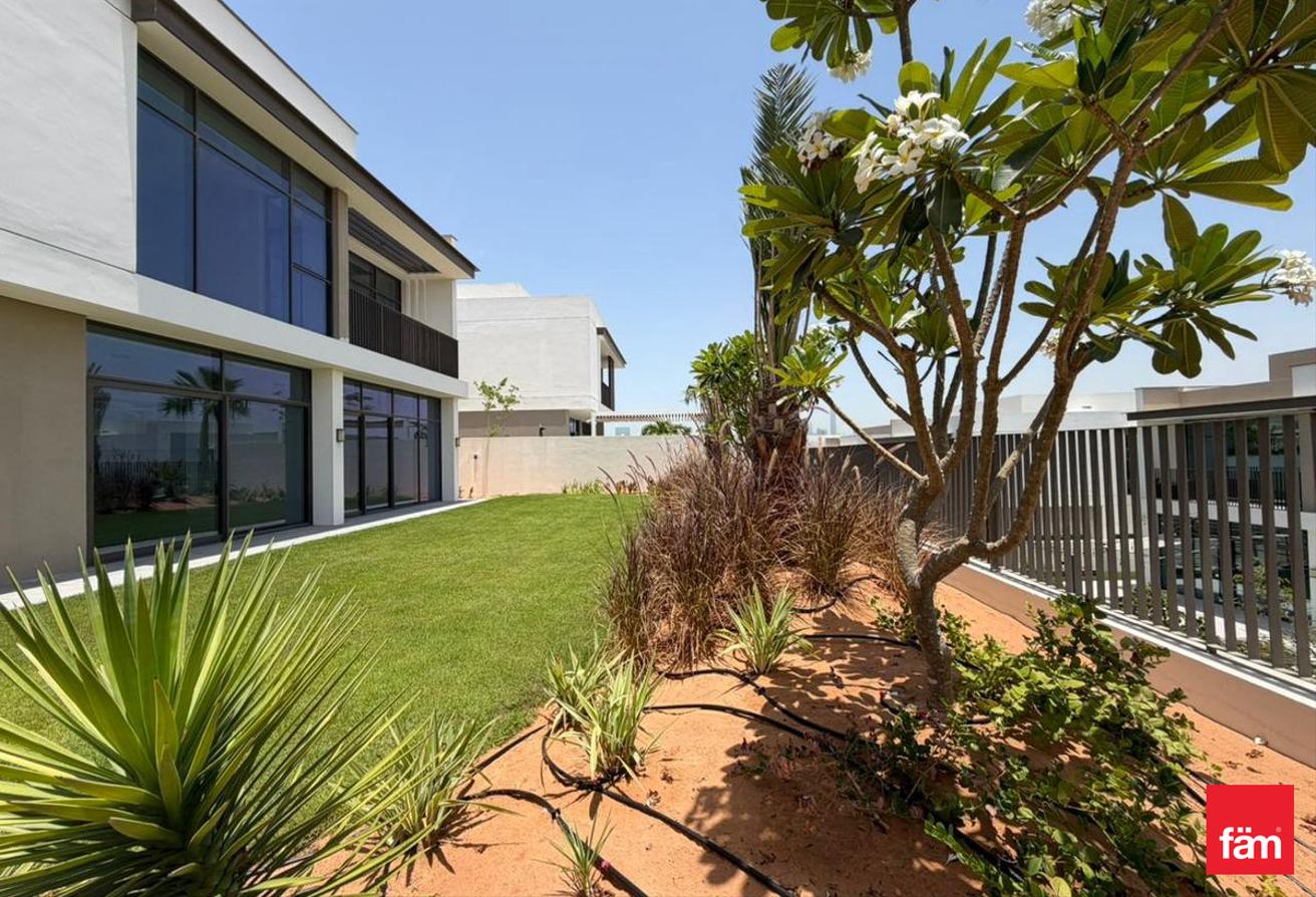Tophill | Landscaped Garden | Stand Alone Villa photo 12