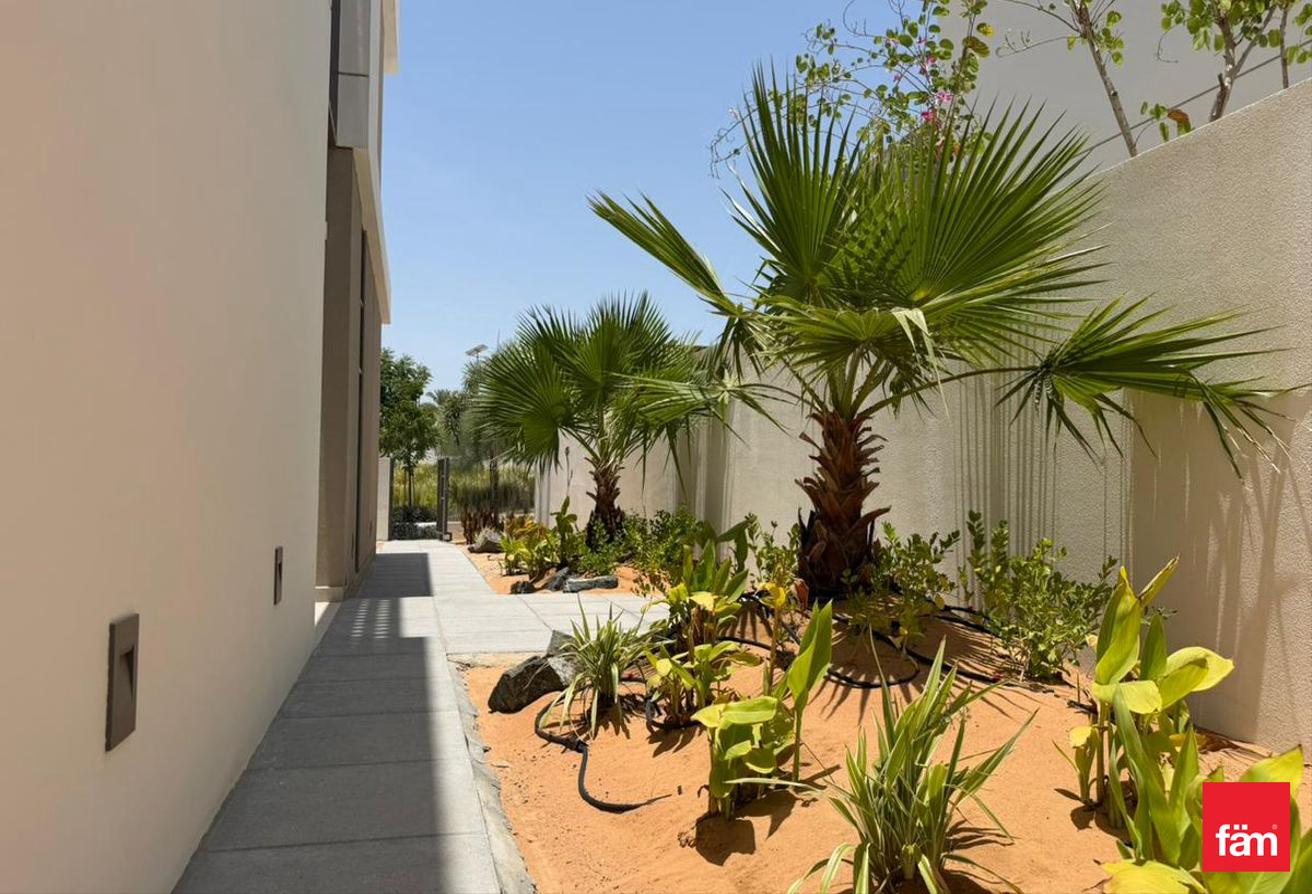 Tophill | Landscaped Garden | Stand Alone Villa photo 10