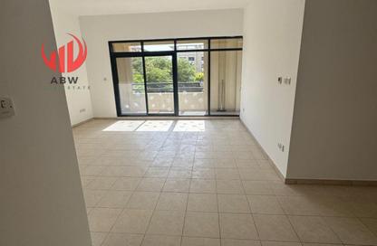 Apartment - 3 Bedrooms - 3 Bathrooms for rent in Al Ghaf 2 - Al Ghaf - Greens - Dubai