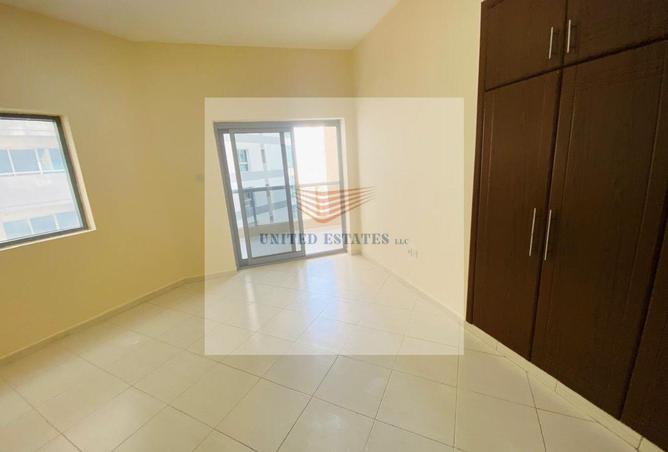 Luxurious 2 BHK / Master Bedroom / 3 Washrooms