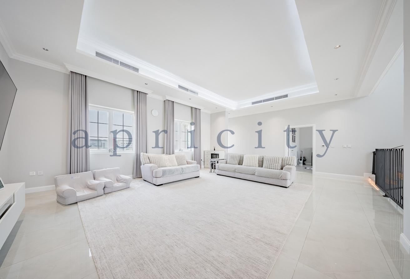 Luxury Villa | Private Garden | Huge Plot photo 5