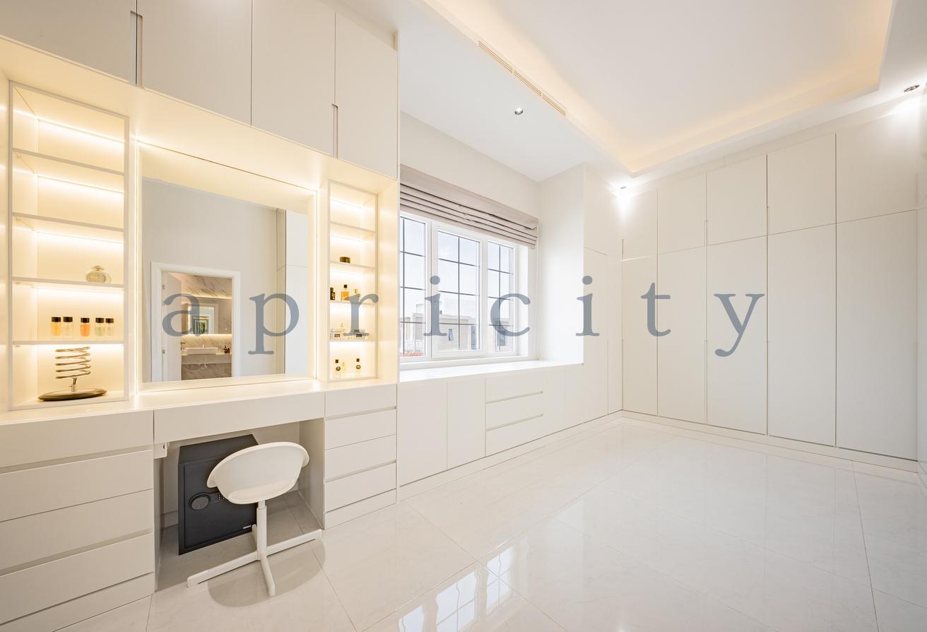Luxury Villa | Private Garden | Huge Plot photo 9