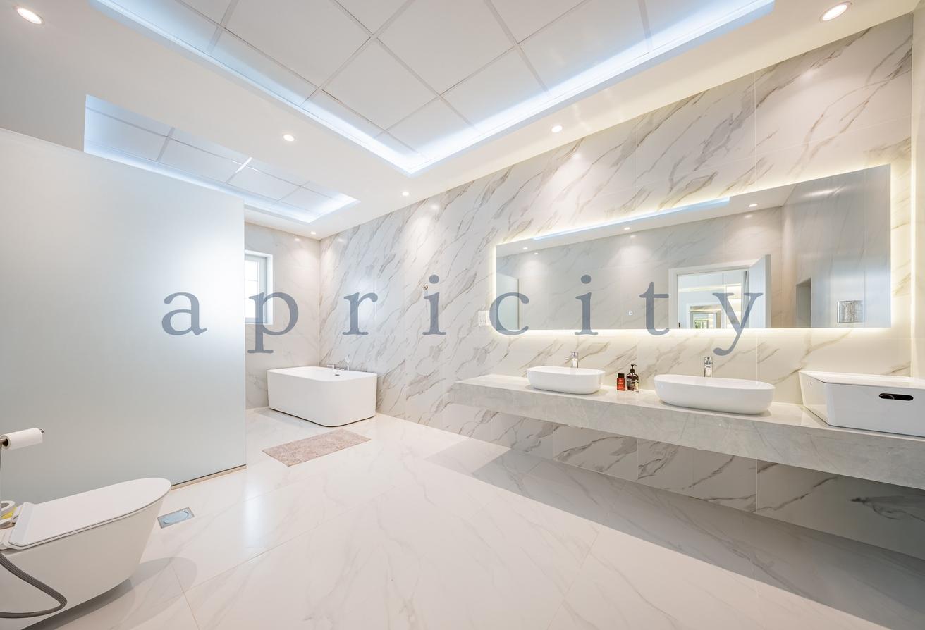 Luxury Villa | Private Garden | Huge Plot photo 8