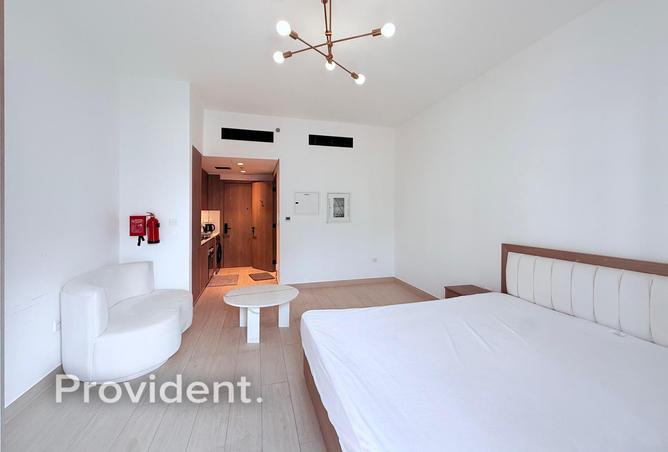 Mid Floor | Pool View | Bright Unit