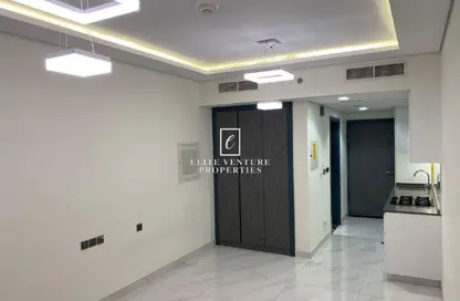 Apartment - Studio - 1 Bathroom for rent in Samana Golf Avenue - Dubai Studio City - Dubai