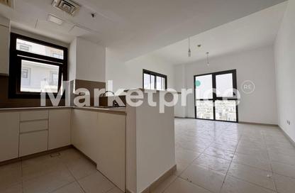 Apartment - 3 Bedrooms - 3 Bathrooms for rent in Zahra Apartments 2A - Zahra Apartments 2 - Zahra Apartments - Town Square - Dubai