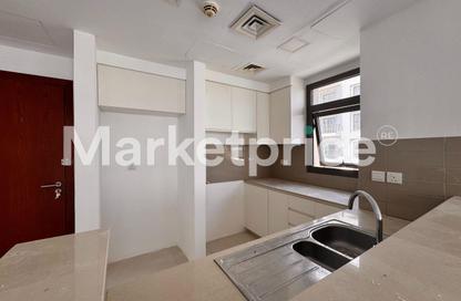 Apartment - 3 Bedrooms - 3 Bathrooms for rent in Zahra Apartments 2A - Zahra Apartments 2 - Zahra Apartments - Town Square - Dubai