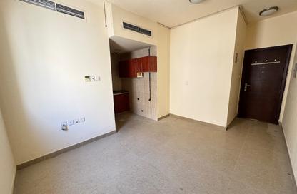 Apartment - Studio - 1 for rent in Muwailih Building - Muwaileh - Sharjah