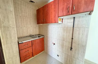 Apartment - Studio - 1 for rent in Muwailih Building - Muwaileh - Sharjah
