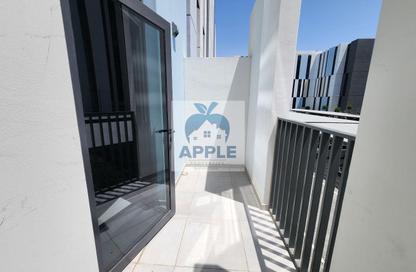 Apartment - Studio - 1 Bathroom for rent in The Link - East Village - Aljada - Sharjah