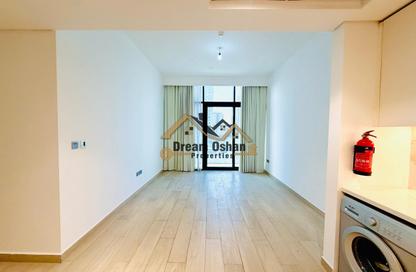 Apartment - 2 Bedrooms - 2 Bathrooms for rent in Azizi Riviera 37 - Azizi Riviera - Meydan One - Meydan - Dubai