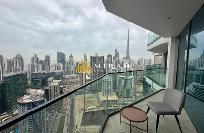 شقة - غرفة نوم - 2 حمامات للايجار في بنينسولا ثري - بنينسولا - الخليج التجاري - دبي