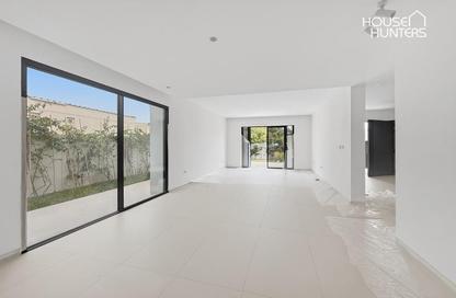 Villa - 5 Bedrooms - 5 Bathrooms for rent in Jumeirah 1 Villas - Jumeirah 1 - Jumeirah - Dubai