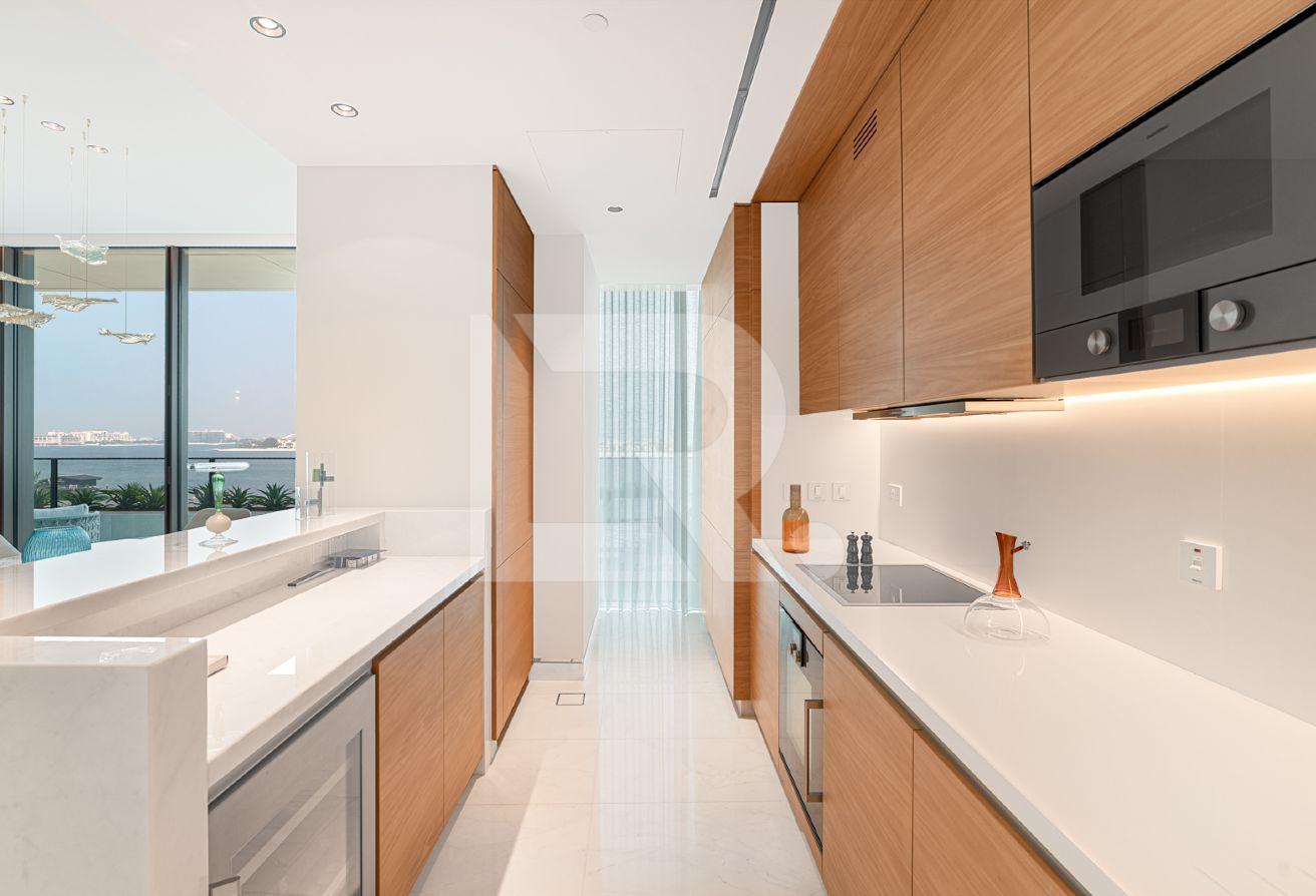Bang Olufsen TV | Italian Furniture | Skyline View photo 9