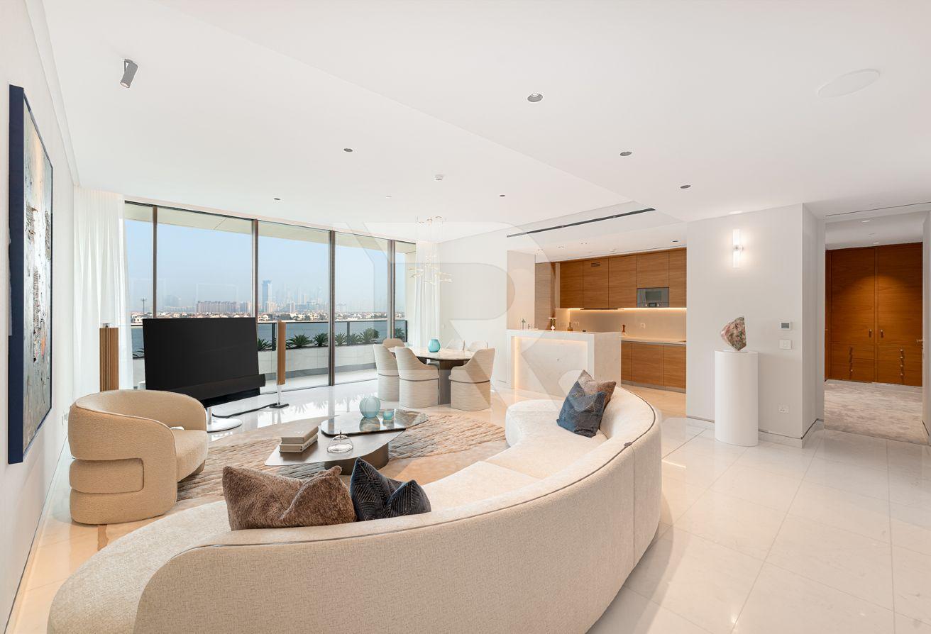 Bang Olufsen TV | Italian Furniture | Skyline View photo 4