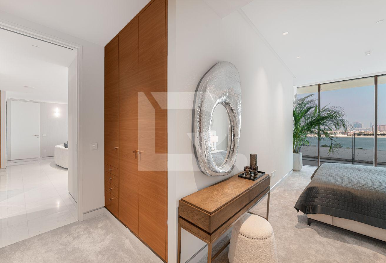 Bang Olufsen TV | Italian Furniture | Skyline View photo 15